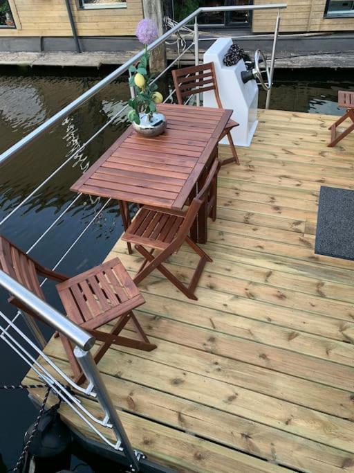 Unique New Houseboat Moored 4 Διαμέρισμα Zwartsluis Εξωτερικό φωτογραφία