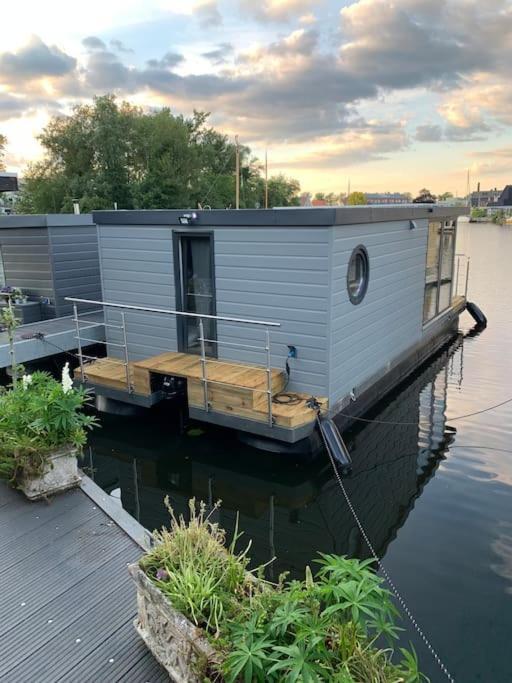 Unique New Houseboat Moored 4 Διαμέρισμα Zwartsluis Εξωτερικό φωτογραφία