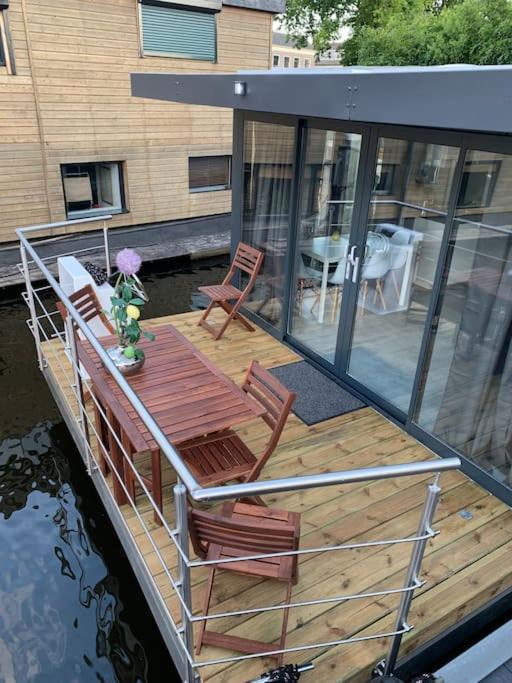 Unique New Houseboat Moored 4 Διαμέρισμα Zwartsluis Εξωτερικό φωτογραφία